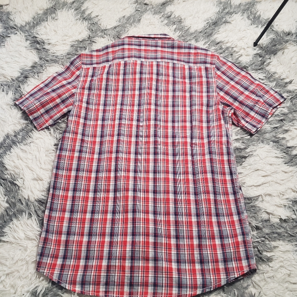 Red Short sleeve button down small - Picture 3 of 7